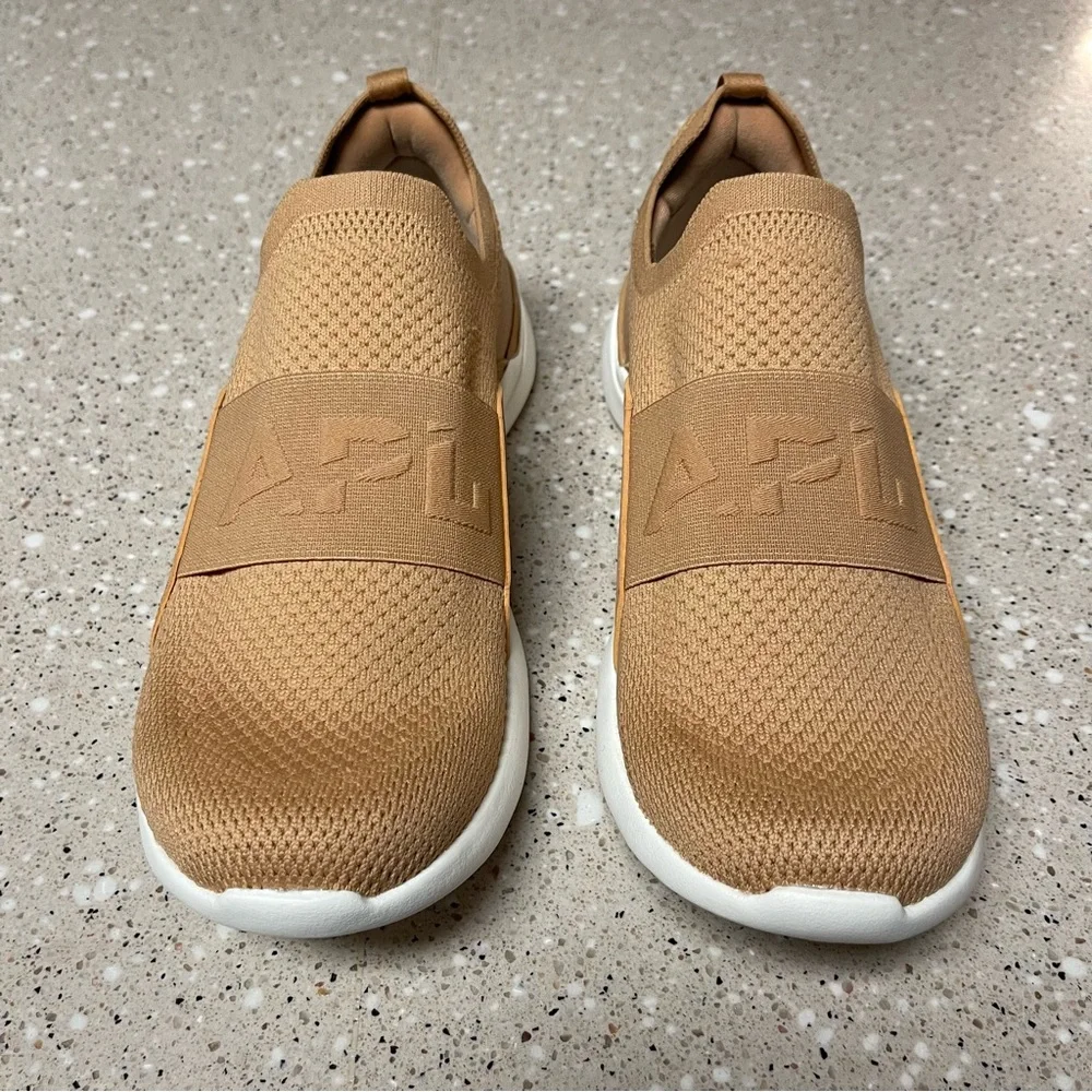 New In Box APL Athletic Propulsion Labs Men’s TechLoom Bliss Size 7 Tan/Ivory